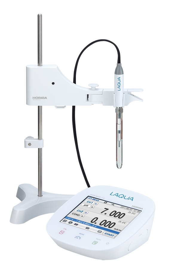 LAQUA F-74 - pHmetro multiparametro da banco a doppio canale con supporto porta-elettrodo integrato